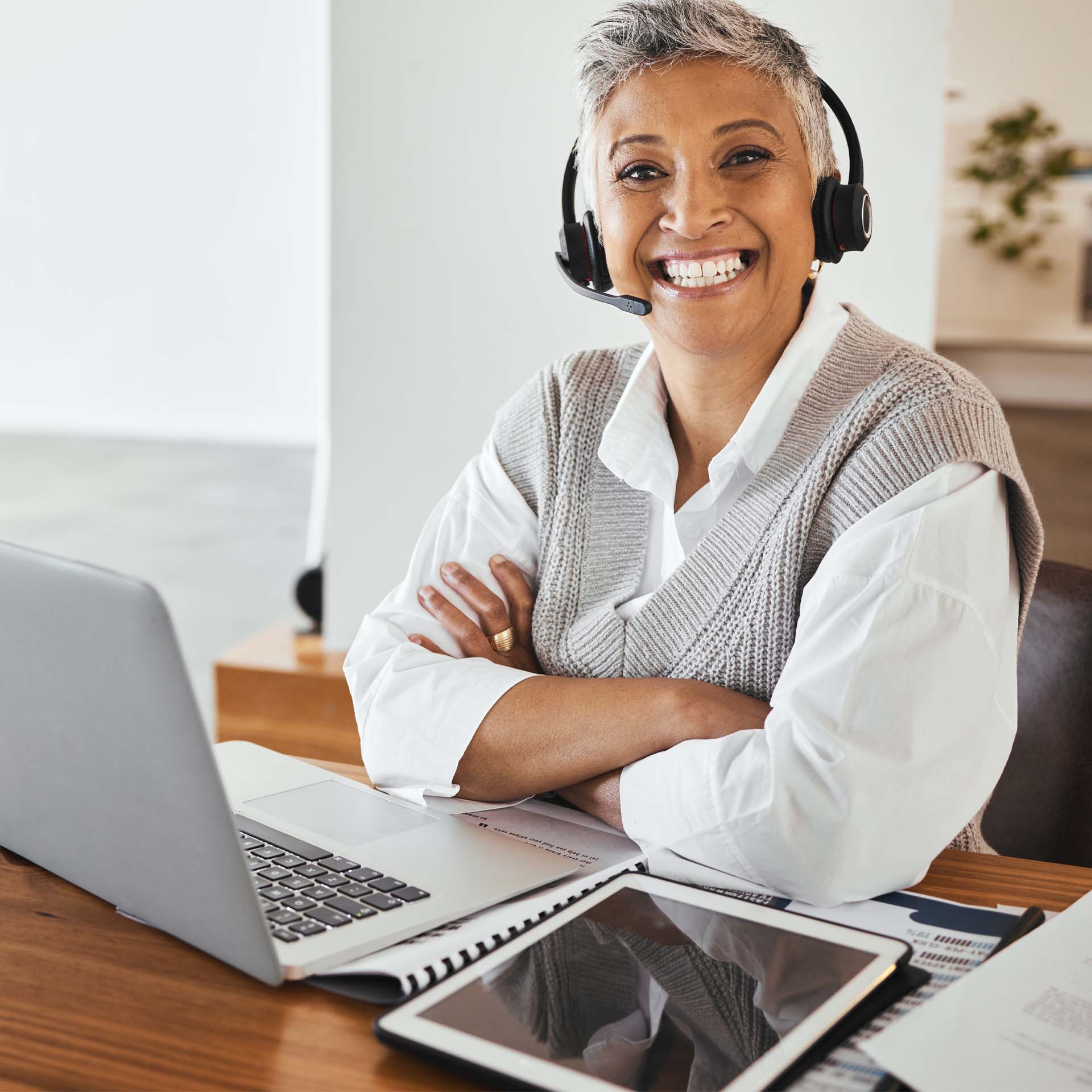 woman in call center